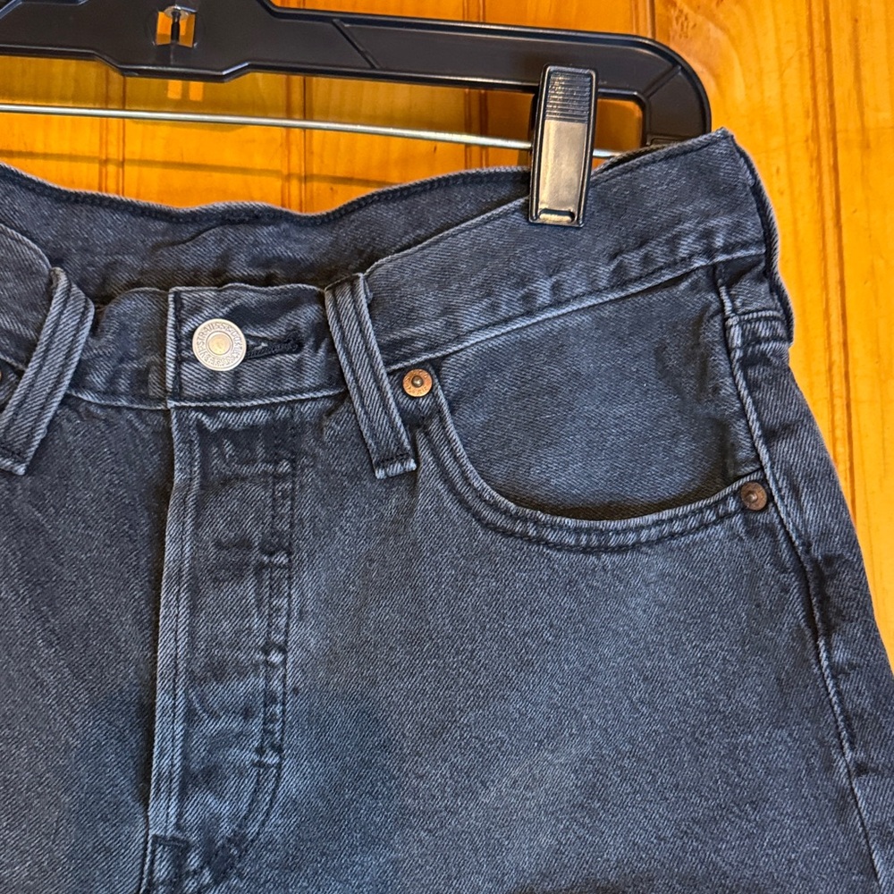 Levi's 501 Black Denim Women's Shorts - Picture 6 of 10